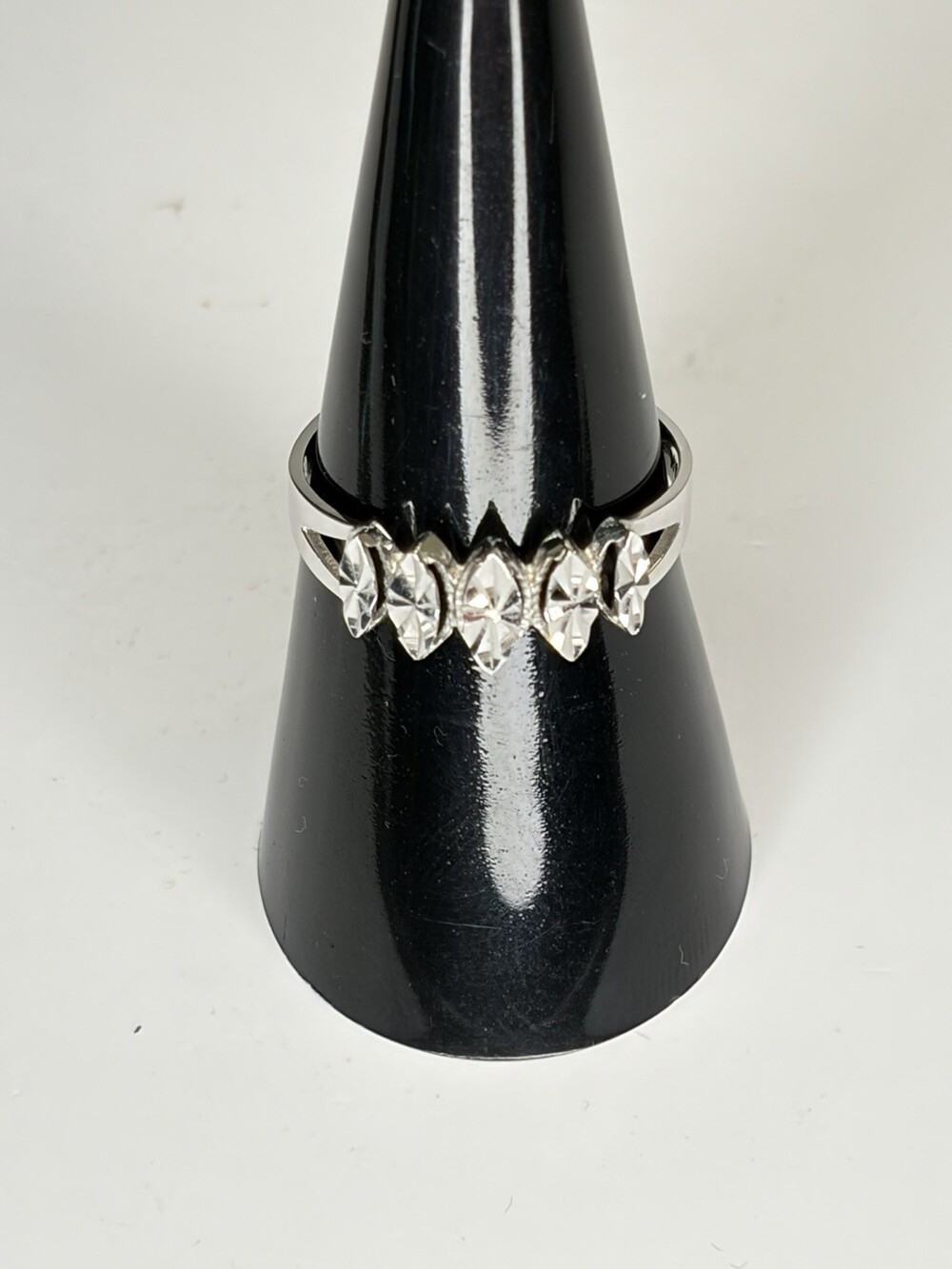 14K White Gold Diamond Cut Illusion Marquise Band Ring Size 8 JBR Box 1.8g